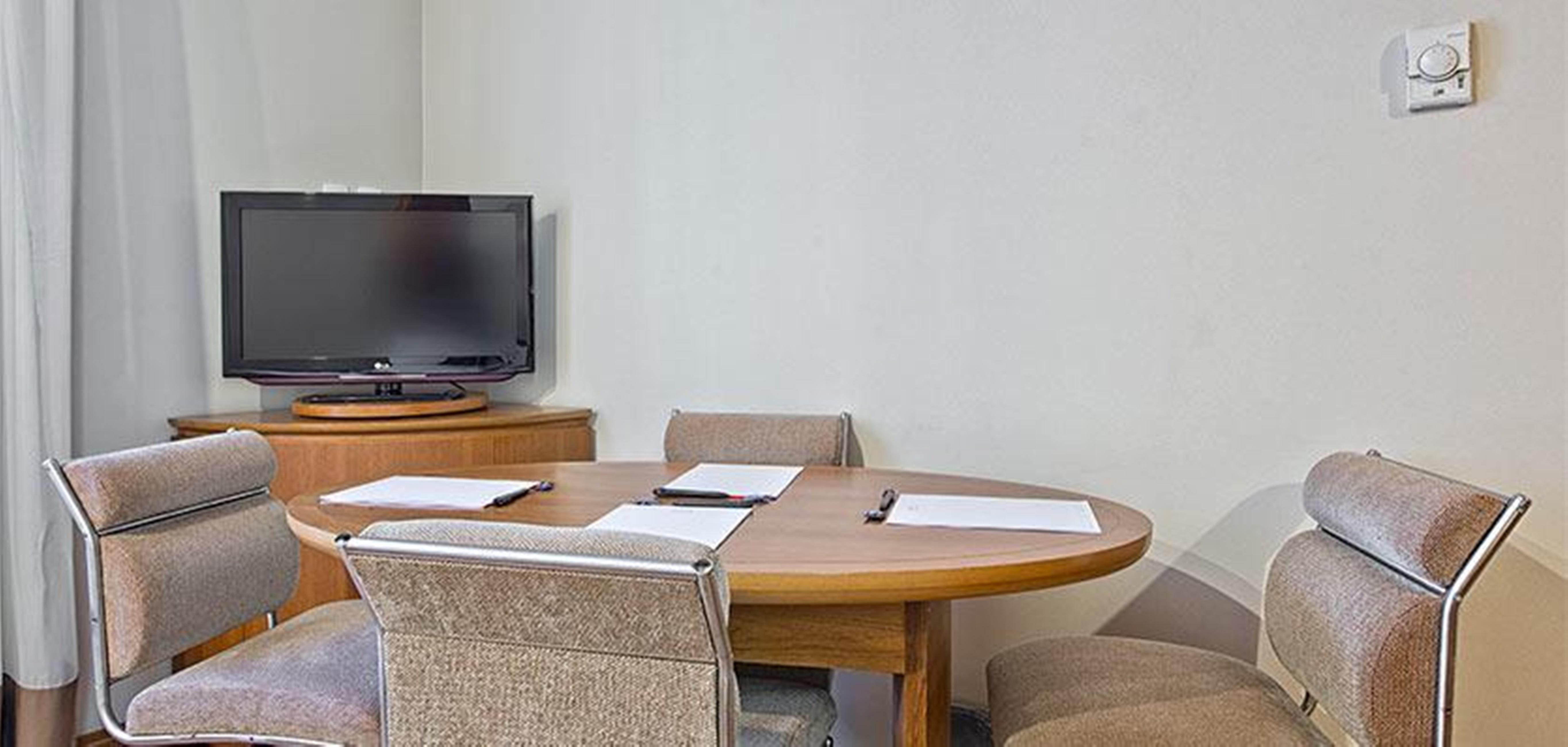 保利斯塔美利亚酒店 圣保罗 外观 照片 A typical meeting room at the University of Cambridge