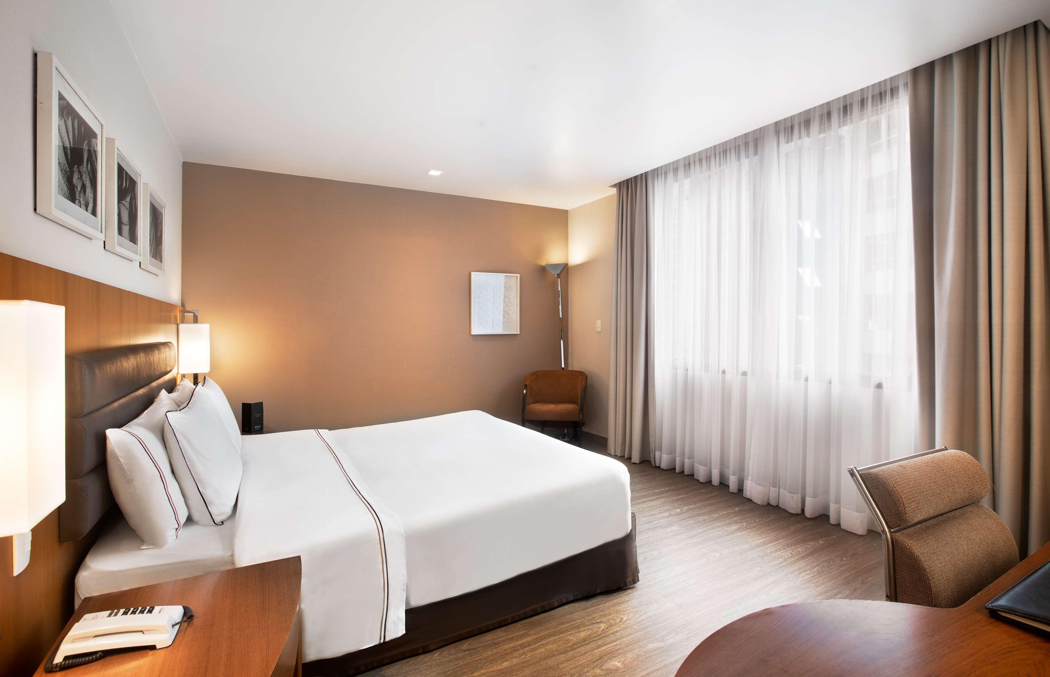 保利斯塔美利亚酒店 圣保罗 外观 照片 A room at the hotel