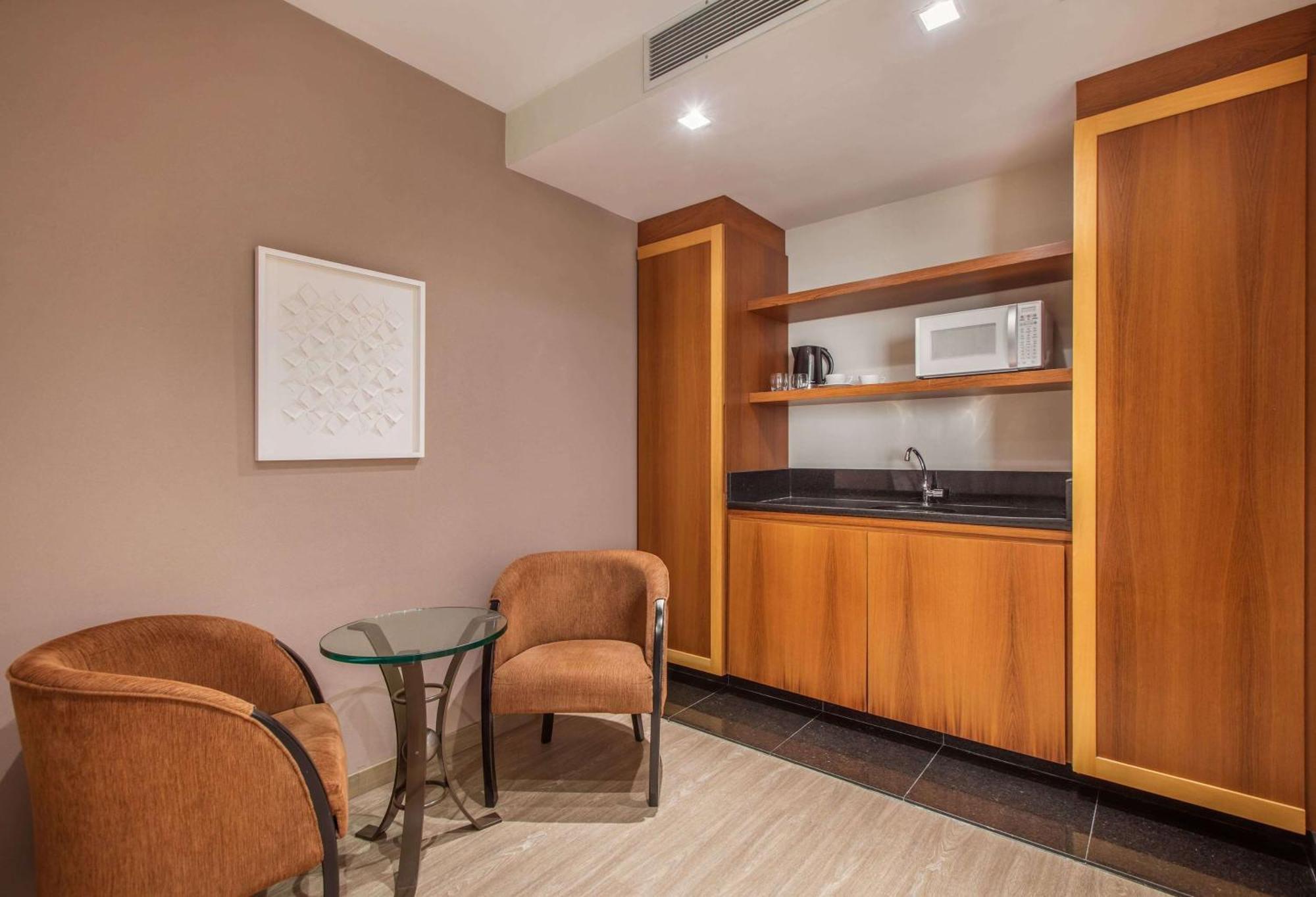 保利斯塔美利亚酒店 圣保罗 外观 照片 A kitchenette in a hotel room